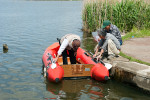 寄付を受けたゴムボートを北浦湖面に浮かべてみました。